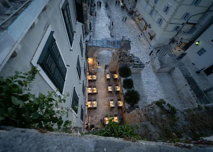 Hotel 3 estrelas: Hotel Peristil